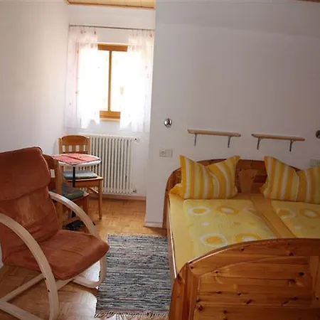 Maierhof Apartment *